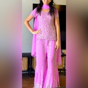 Indian gharrara w/ dupatta, pants. Adult XS. Model 5’2”, 32 B, weight 98 lbs